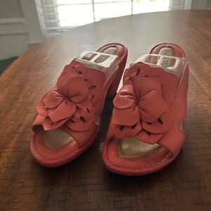 Open-toed Slip on shoe